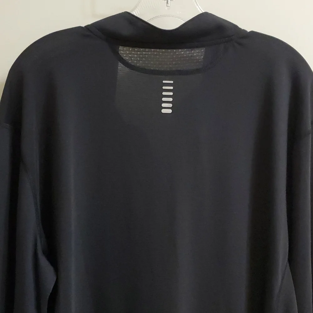 Under Armour Shirt - Picture 6 of 6